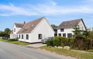 Το κτήριο όπου στεγάζεται  η παραθεριστική κατοικία +7 φωτογραφίες