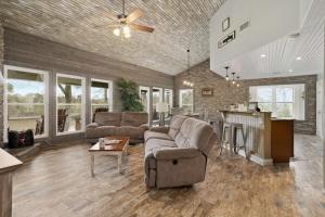 Posezení v ubytování Riversbend Retreat on the San Bernard River