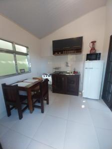 Η κουζίνα ή μικρή κουζίνα στο Verde Mar Inn