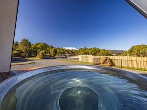 Bazén v ubytování Findlay Chalet - National Park Holiday Home nebo v jeho okolí