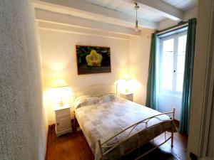 Ένα ή περισσότερα κρεβάτια σε δωμάτιο στο Blanquefort Woodland Hill Retreat +32 φωτογραφίες