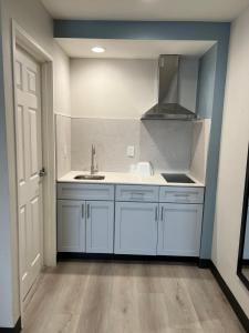 Kuchyň nebo kuchyňský kout v ubytování Quality Inn Tracy I-205