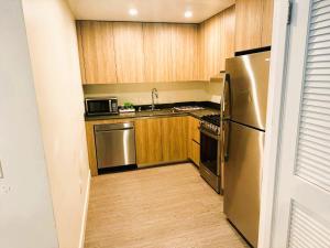 Køkken eller tekøkken på 3 bedroom Home Casa Serenity Central Los Angeles