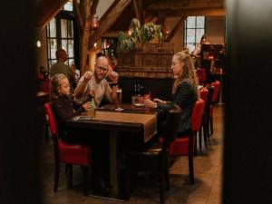 Επισκέπτες που μένουν στο 6-person holiday home for relaxing retreat