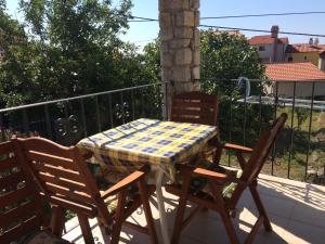 Balkón nebo terasa v ubytování Apartments Vodarić Loznati