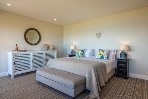 Postel nebo postele na pokoji v ubytování The Keep at Woodside Bay