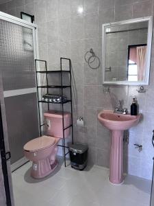 Koupelna v ubytování Depto nuevo 3 recamaras estacionamiento gratis