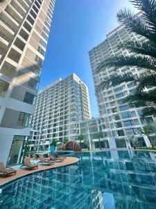 Πισίνα στο ή κοντά στο MT Eastmark city serviced room-apartment