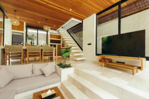 Μια τηλεόραση ή/και κέντρο ψυχαγωγίας στο Batu Bingin Villa