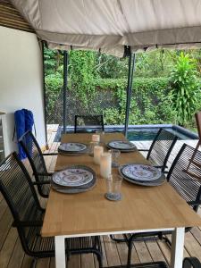 Φωτογραφία από το άλμπουμ του Safari tent with private pool close to Manuel Antonio Glamping 2 σε Savegre +4 φωτογραφίες