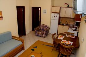 A kitchen or kitchenette at Nefeli