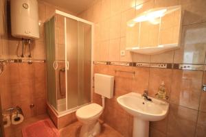 Koupelna v ubytování Apartments Antunović