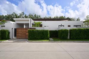 Το κτήριο όπου στεγάζεται  η βίλα