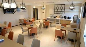 Posezení v ubytování City Comfort Inn Zhongshan Banfu