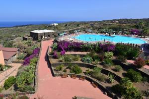 Bazén v ubytovaní Suvaki Resort alebo v jeho blízkosti