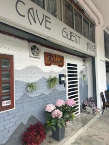 Φωτογραφία από το άλμπουμ του The Cave - Adults Only σε Tanah Rata