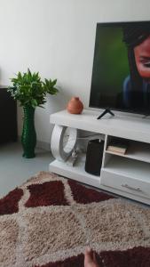 Μια τηλεόραση ή/και κέντρο ψυχαγωγίας στο Jewel city