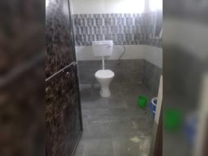 Koupelna v ubytování SPOT ON Hotel Ayush Inn