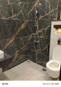 Gallery image of Luxurious home in Karachi