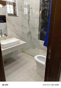 Gallery image of Luxurious home in Karachi