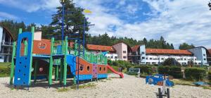 Prémiový apartmán s privátní saunou a terasou v blízkosti Lipenské nádrže a lyžařského střediska兒童遊樂區