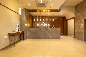 Ο χώρος του λόμπι ή της ρεσεψιόν στο Sunday Hotel Vadodara