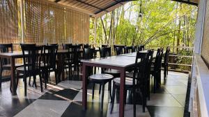 Restaurace v ubytování Forthill Wildlife Resort By Bloom