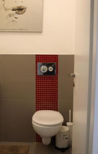 Koupelna v ubytování Dizengoff Square + 19 fotografií