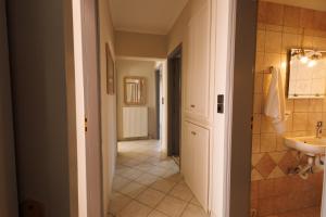 Ένα μπάνιο στο White lavender house +31 φωτογραφίες