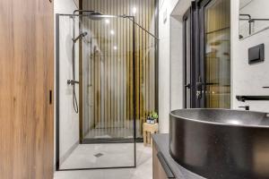 Et badeværelse på Brekka Retreat and Spa Iceland