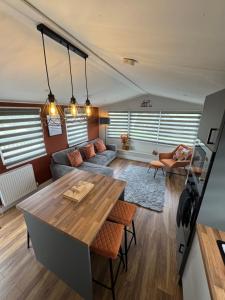 Posezení v ubytování Scotts Corner Hot Tub Retreat + 15 fotografií