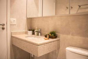 Ένα μπάνιο στο Apartamentos na Bela Vista com Piscina e Vaga de Garagem +16 φωτογραφίες