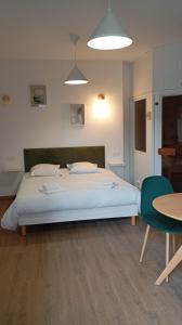 Gallery image of Le cocon des Rosies le Virginia Hall in Colleville-sur-Mer