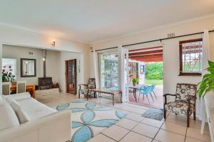 Gallery image of Milnerton Oak Lodge in Cape Town +25 photos