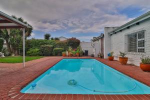 Gallery image of Milnerton Oak Lodge in Cape Town