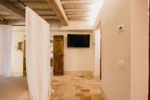 Μια τηλεόραση ή/και κέντρο ψυχαγωγίας στο BHR - Dimora delle Rose