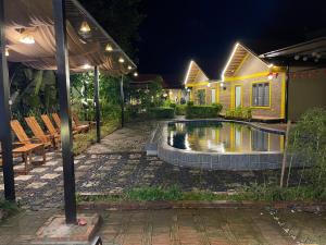 La alberca dentro o cerca de Tam coc happy homestay