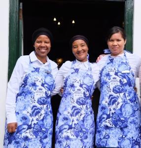 スウェレンダムにあるDe Kloof Heritage Estate and Wellnessの三人の女性 +72枚の写真