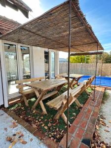 Bazén v ubytování Brick House nebo v jeho okolí