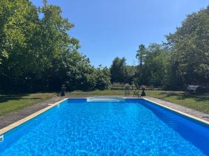 Πισίνα στο ή κοντά στο Le Bétet