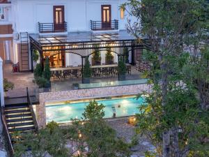 Bazén v ubytování The Muse Home - Central Escape by the Bay nebo v jeho okolí