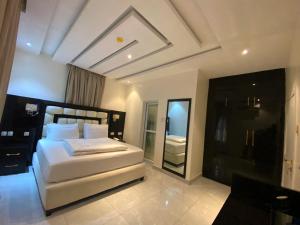 Afbeelding uit fotogalerij van Vivee Aura Service Apartment in Lagos