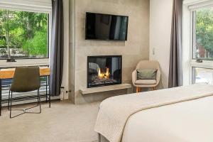 TV a/nebo společenská místnost v ubytování Renovated Aspen Core 3BR and 2 & Half BA Townhouse