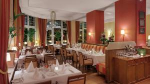 Restaurace v ubytování Hotel Oranien Wiesbaden + 37 fotografií