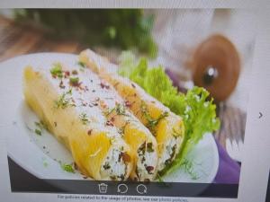 Jídlo v hotelu nebo okolí + 18 fotografií