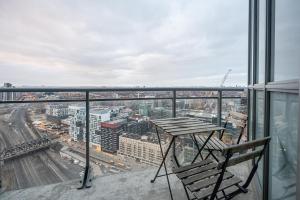 Балкон или терраса в Сoolness 1 Bedroom Condo in Downtown