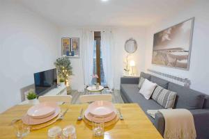 TV a/nebo společenská místnost v ubytování Apartamento AliSol Casco Antiguo Pamplona