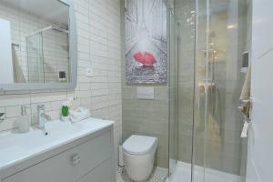 Koupelna v ubytování Apartamento AliSol Casco Antiguo Pamplona + 14 fotografií