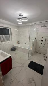 Ένα μπάνιο στο OMG Obermösingergut Christkindl