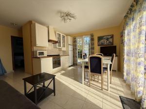 Η κουζίνα ή μικρή κουζίνα στο Chez begue